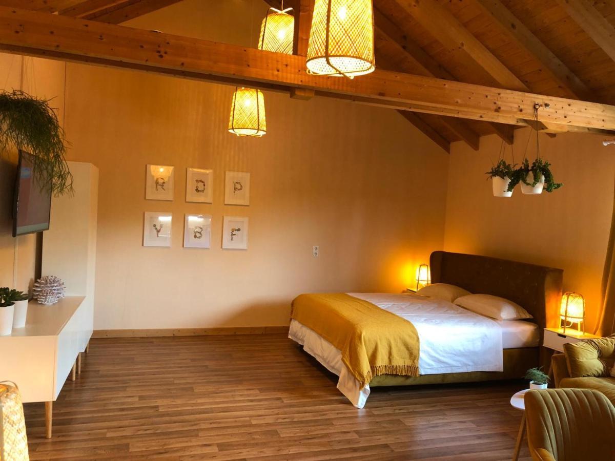 Ferienwohnungen Park Cafe Am Kurpark Bernkastel-Kues Eksteriør billede