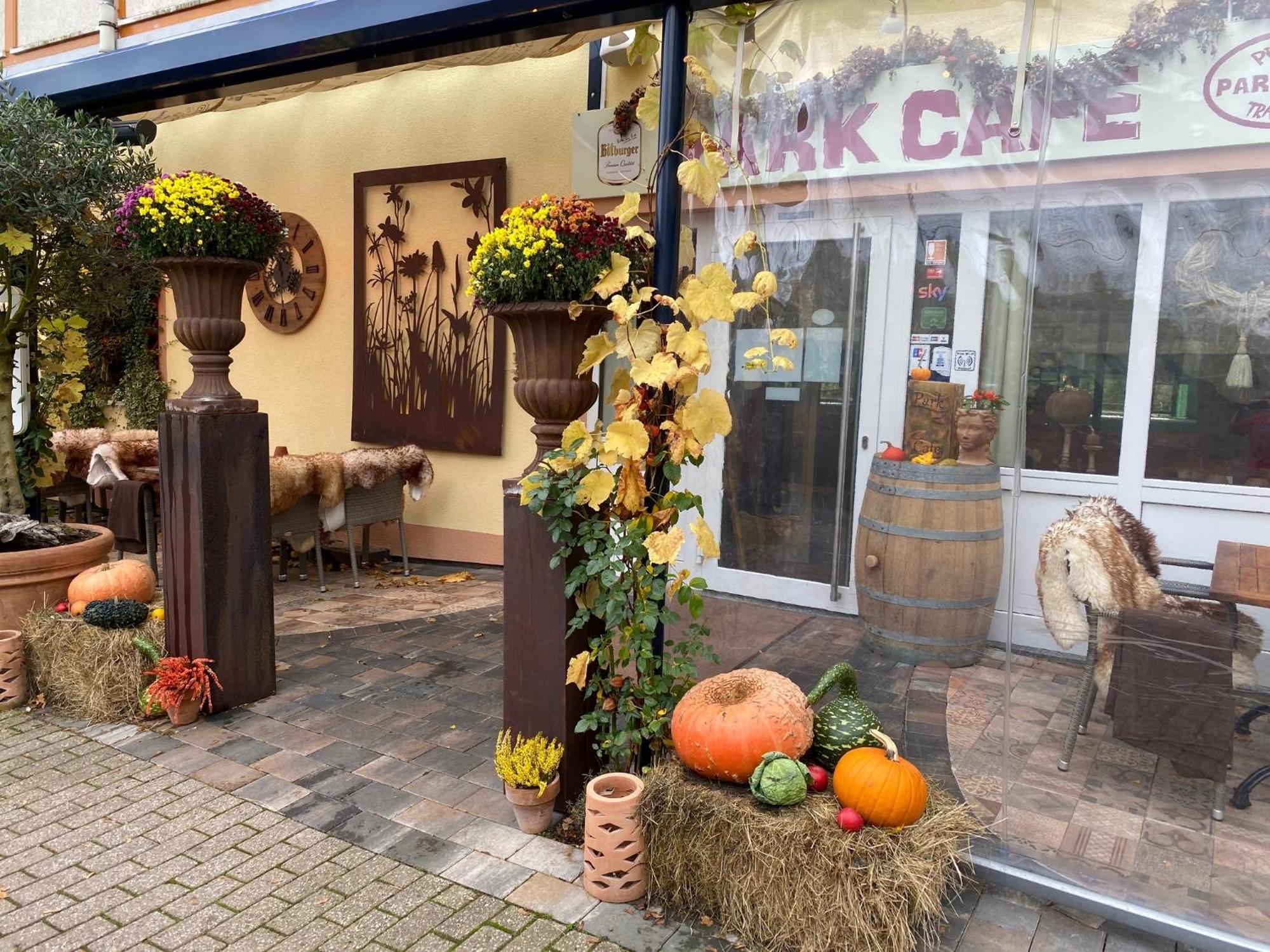 Ferienwohnungen Park Cafe Am Kurpark Bernkastel-Kues Eksteriør billede